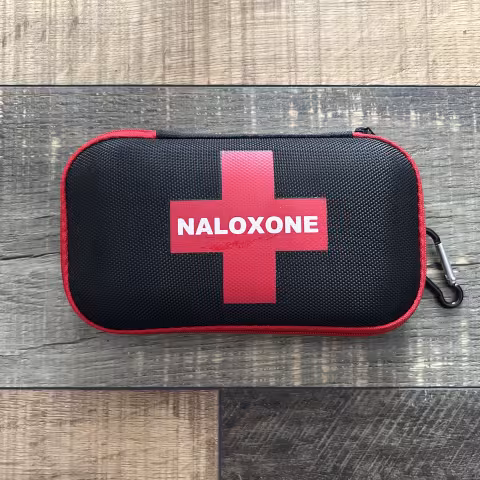 Naloxone kit package
